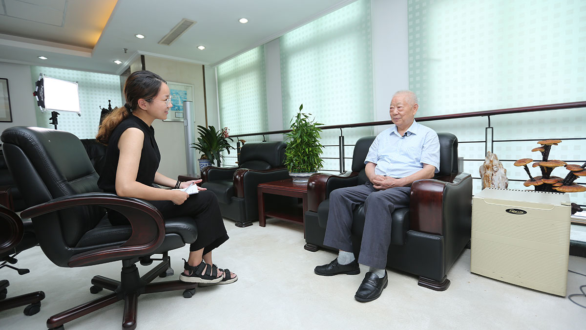 江阴尊龙凯时人生就是博首页曹明芳：跨国集团高质量发展要对标国际顶尖品牌